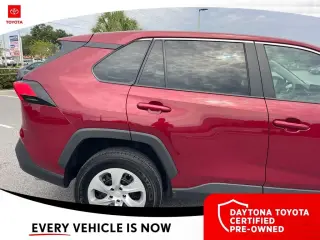 Toyota RAV4 2025 AWD LE 4p SUV