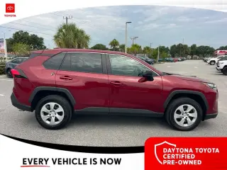 Toyota RAV4 2025 AWD LE 4p SUV