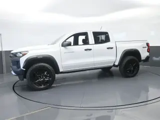 Chevrolet Colorado 2025 4x4 Trail Boss 4dr Crew Cab 5 ft. SB