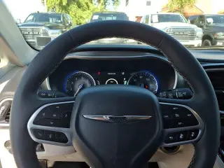Chrysler Pacifica 2024 Touring L 4dr Mini-Van