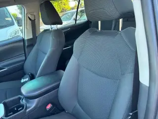Toyota RAV4 2024 AWD LE 4p SUV