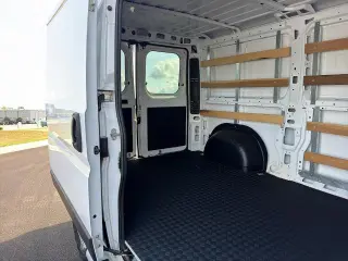 Ram ProMaster 2025 SLT+ 2500 136 WB 3dr Low Roof Camioneta de Carga