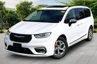 Chrysler Pacifica 2023 Limited 4p Minivan