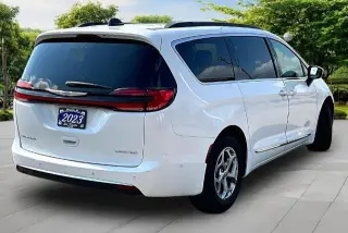 Chrysler Pacifica 2023 Limited 4p Minivan