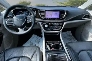 Chrysler Pacifica 2023 Limited 4p Minivan
