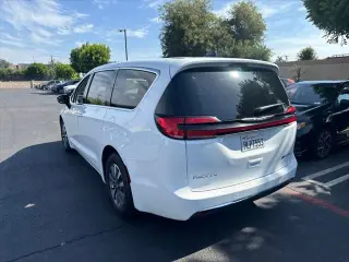 Chrysler Pacifica Plug-In Hybrid 2024 Select Mini-Van 4p