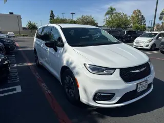 Chrysler Pacifica Plug-In Hybrid 2024 Select Mini-Van 4p