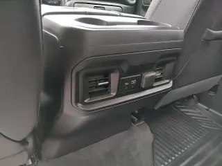 Chevrolet Silverado 1500 2019 4x4 RST 4p Cabina de Tripulante estandarte