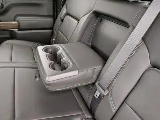 Chevrolet Silverado 1500 2019 4x4 RST 4p Cabina de Tripulante estandarte