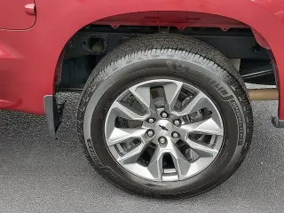 Chevrolet Silverado 1500 2019 4x4 RST 4p Cabina de Tripulante estandarte