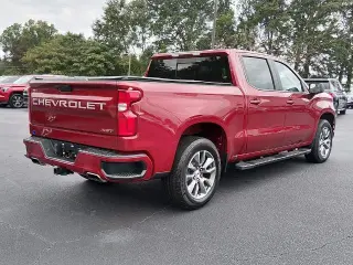 Chevrolet Silverado 1500 2019 4x4 RST 4p Cabina de Tripulante estandarte