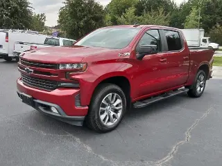 Chevrolet Silverado 1500 2019 4x4 RST 4p Cabina de Tripulante estandarte