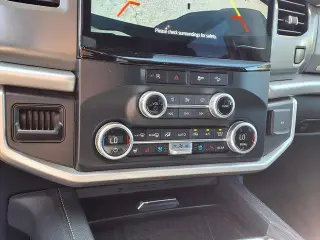 Ford Expedition 2024 4x4 XLT 4p SUV