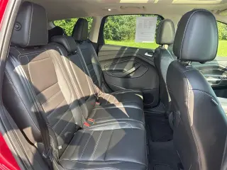 Ford Escape 2017 AWD Titanium 4p SUV