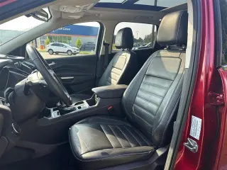 Ford Escape 2017 AWD Titanium 4p SUV