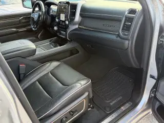 Ram 1500 2020 4x4 Limited 4p Cabina de Tripulación 5.6 ft. SB Camioneta