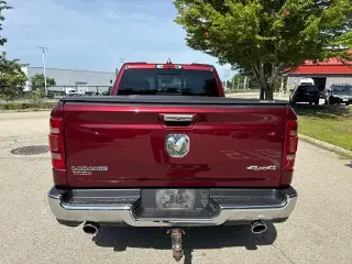 Ram 1500 2021 4x4 Laramie 4p Cab 6.4 ft. SB Camioneta