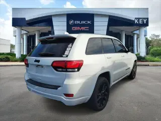 Jeep Grand Cherokee 2021 4x2 Laredo X SUV de 4 puertas