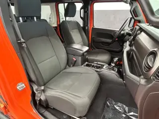 Jeep Wrangler Unlimited 2018 4x4 Sport 4p SUV (lanzamiento de mitad de año)
