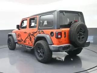 Jeep Wrangler Unlimited 2018 4x4 Sport 4p SUV (lanzamiento de mitad de año)