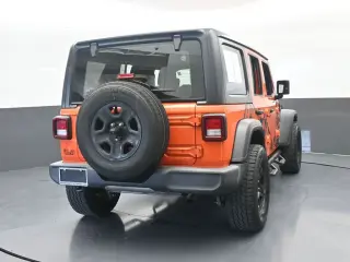 Jeep Wrangler Unlimited 2018 4x4 Sport 4p SUV (lanzamiento de mitad de año)