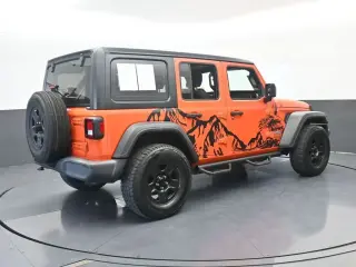 Jeep Wrangler Unlimited 2018 4x4 Sport 4p SUV (lanzamiento de mitad de año)