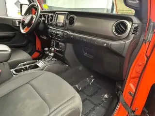 Jeep Wrangler Unlimited 2018 4x4 Sport 4p SUV (lanzamiento de mitad de año)