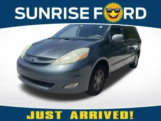 Toyota Sienna 2006 XLE 7 Pasajeros Mini-Van 4p.