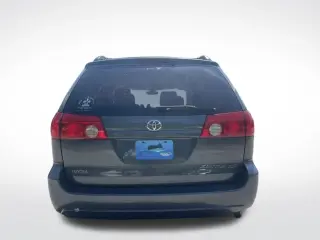 Toyota Sienna 2006 XLE 7 Pasajeros Mini-Van 4p.