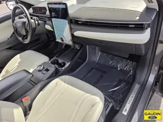 Ford Mustang Mach-E 2023 Premium 4p SUV