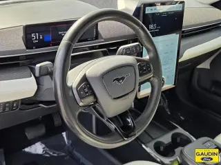 Ford Mustang Mach-E 2023 Premium 4p SUV