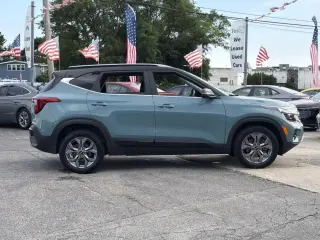 Kia Seltos 2024 AWD S 4p SUV