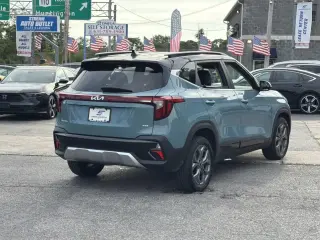 Kia Seltos 2024 AWD S 4p SUV