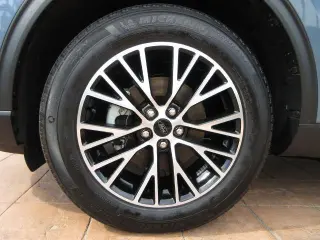 Ford Escape Plug-In Hybrid 2025 PHEV 4p SUV