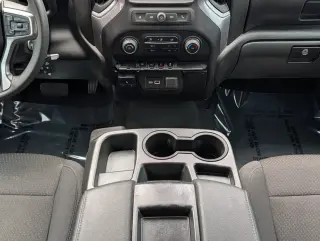 Chevrolet Silverado 1500 Limited 2022 4x4 Custom 4p Crew Cab 5.8 pies. CB