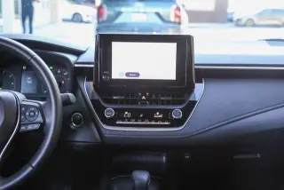 Toyota Corolla Hybrid 2025 SE Sedán 4p