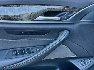 BMW Serie 5 2023 AWD 530e xDrive Sedán de 4 puertas