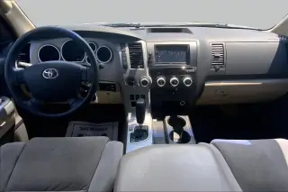 Toyota Sequoia 2008 4x4 SR5 4p SUV (5.7L)