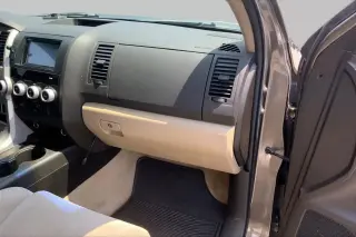 Toyota Sequoia 2008 4x4 SR5 4p SUV (5.7L)