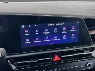 Kia Niro 2023 SX Touring 4p Crossover