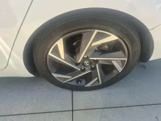 Hyundai ELANTRA 2024 Limited 4p Sedan