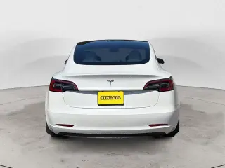 Tesla Model 3 2023 4p Sedan