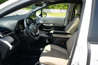 Toyota Sienna 2021 AWD XLE 7 pasajeros Mini-Van 4 puertas
