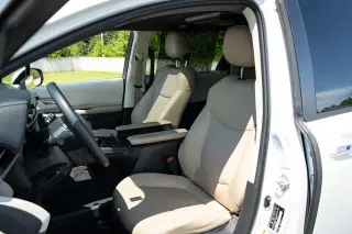 Toyota Sienna 2021 AWD XLE 7 pasajeros Mini-Van 4 puertas