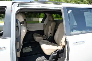 Toyota Sienna 2021 AWD XLE 7 pasajeros Mini-Van 4 puertas