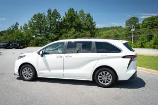 Toyota Sienna 2021 AWD XLE 7 pasajeros Mini-Van 4 puertas