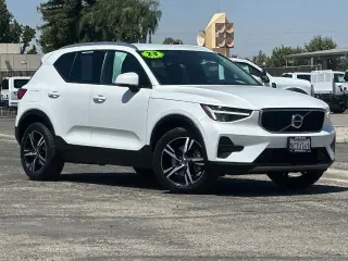 Volvo XC40 2023 B4 Core 4p SUV