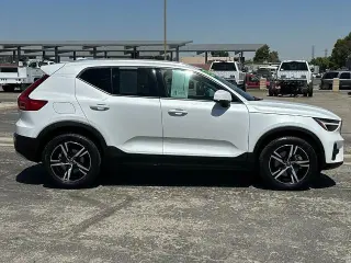Volvo XC40 2023 B4 Core 4p SUV