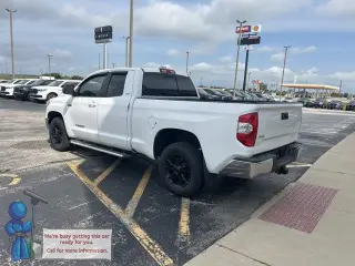 Toyota Tundra 2015 4x4 SR5 4p Doble Cabina Pickup SB (5.7L V8)