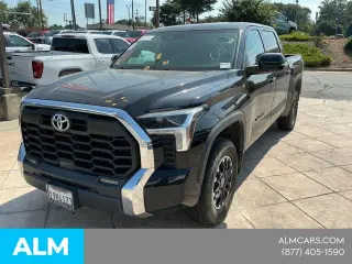 Toyota Tundra 2024 4x4 SR5 4p CrewMax Cab Pickup SB